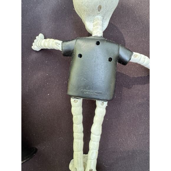 Vtg HALLOWEEN SPOOKY HORN & Hallmark Skeleton -Horn Makes Small Noise - Picture 7 of 9